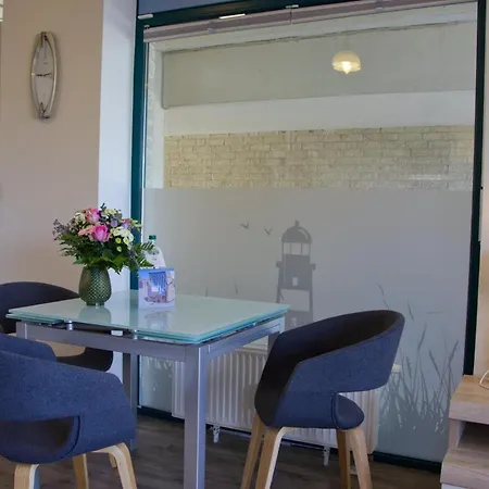 Inselblume 48 - Kuschlige In Der Strandburg Holiday home Burgtiefe auf Fehmarn